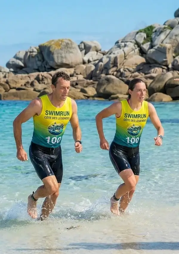 binome de swimrunners du Swimrun Côte des Légendes (Kerlouan - Plounéour-Brignogan-plages)
